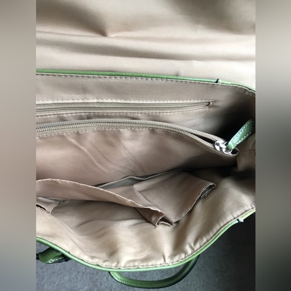 Giani Bernini shoulder bag in pistachio color - Picture 7 of 16